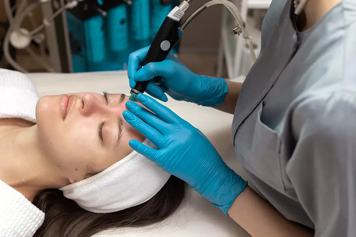 Soins du Visage : Guide Complet pour Prendre Soin de Votre Peau